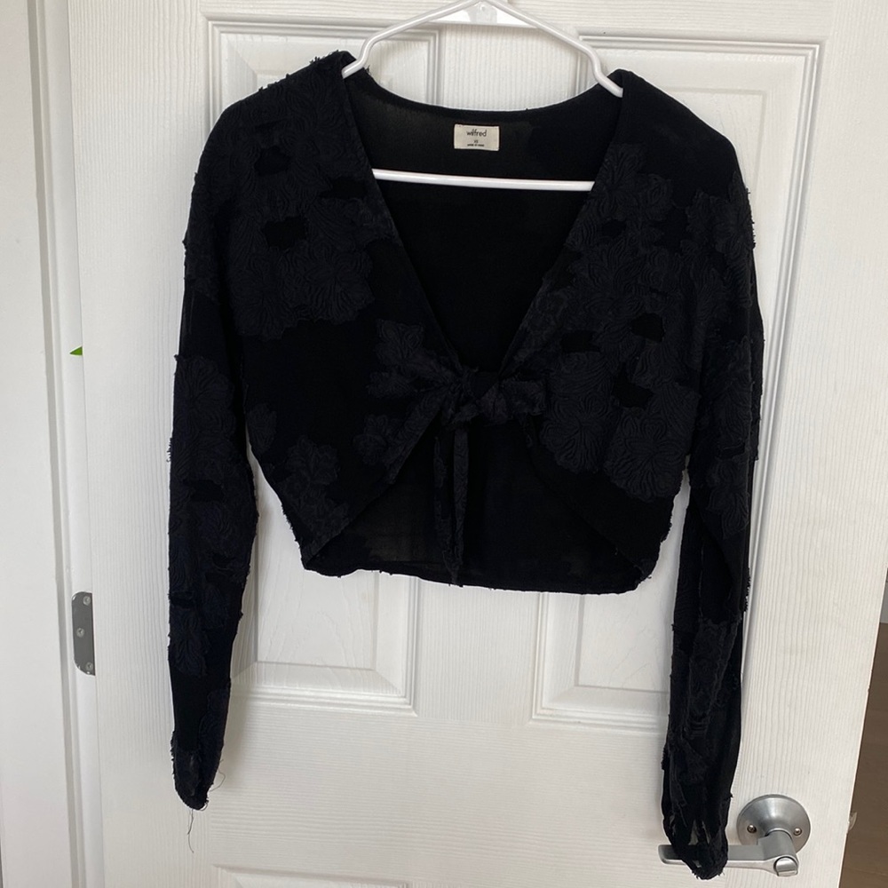 Aritzia - Wilfred crop wrap long sleeve